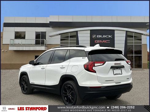 Certified 2022 GMC Terrain SLT w/ Tech Package image 4