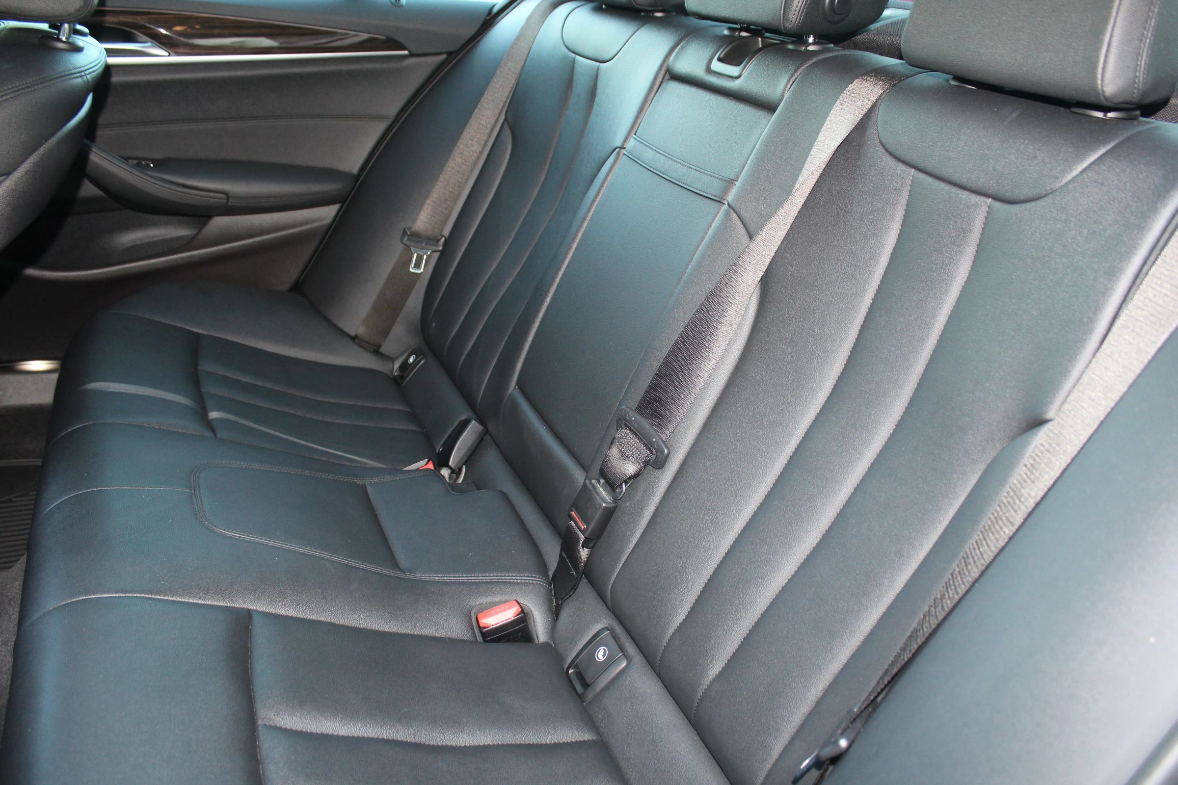 Used 2019 BMW 530e xDrive AWD/4WD image 13