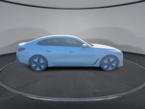 Used 2024 BMW i4 eDrive40 w/ Convenience Package image 9