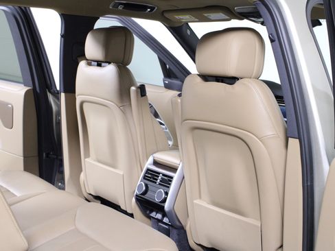 Used 2025 Land Rover Range Rover Long Wheelbase SE image 13