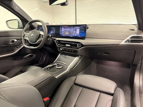 Certified 2025 BMW 330i Sedan RWD image 29