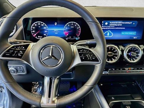 Used 2026 Mercedes-Benz GLA 250 4MATIC image 11