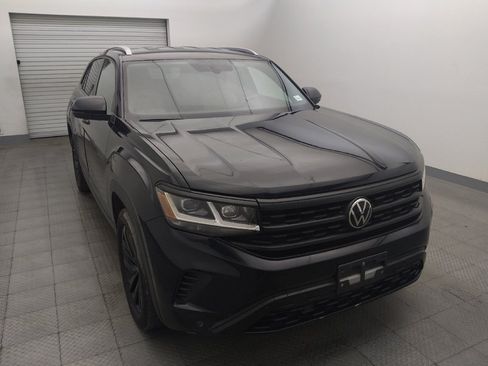 Used 2022 Volkswagen Atlas Cross Sport SE FWD image 14