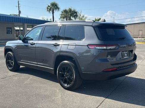 Used 2025 Jeep Grand Cherokee L Altitude AWD/4WD image 4
