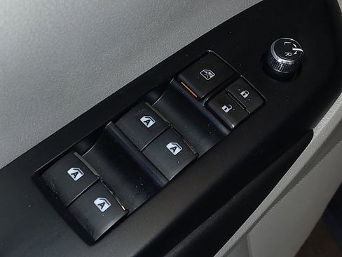 Used 2017 Toyota Highlander Limited image 27