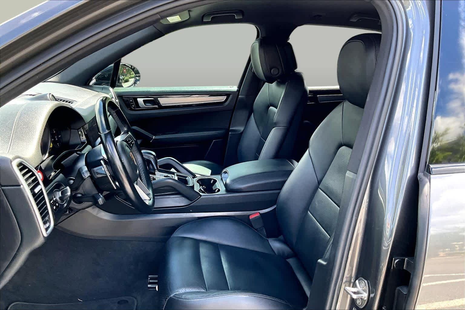 Used 2020 Porsche Cayenne AWD/4WD image 8