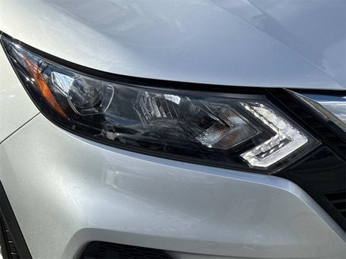 Used 2021 Nissan Rogue Sport S image 28