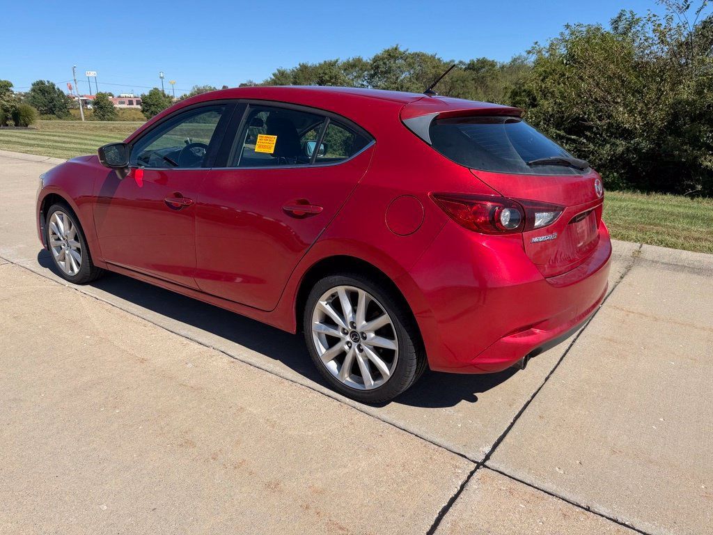 Used 2017 MAZDA MAZDA3 Touring FWD image 2