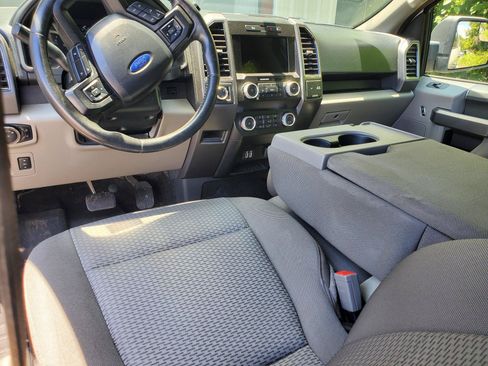 Used 2019 Ford F150 XLT w/ Equipment Group 302A Luxury AWD/4WD image 31