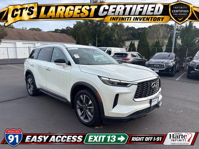 Used 2023 INFINITI QX60 Luxe w/ Vision Package AWD/4WD image 2