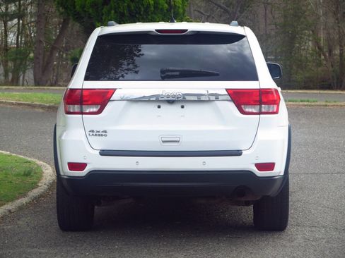 Used 2013 Jeep Grand Cherokee Laredo AWD/4WD image 18