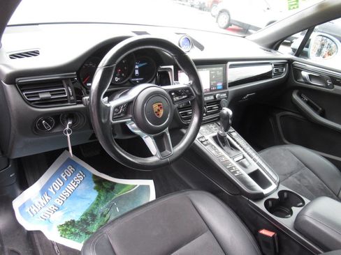 Used 2019 Porsche Macan image 19