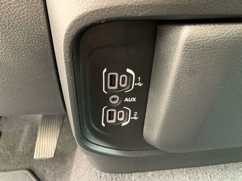 Used 2025 RAM 1500 Laramie image 29