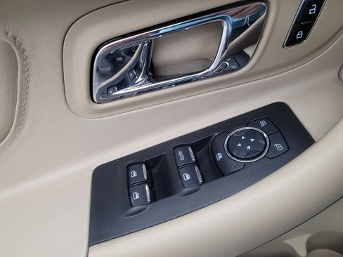Used 2014 Ford Taurus SE image 27