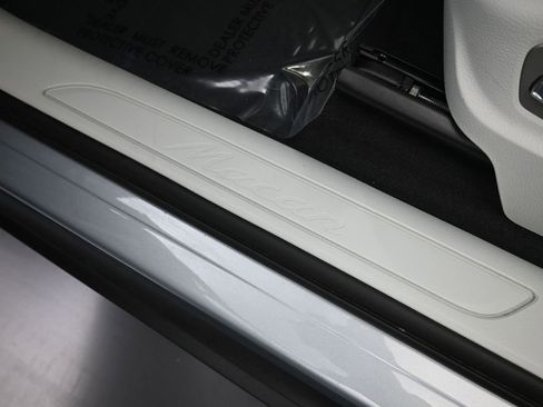 Certified 2025 Porsche Macan image 28