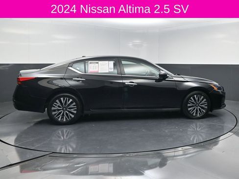Used 2024 Nissan Altima 2.5 SV image 4