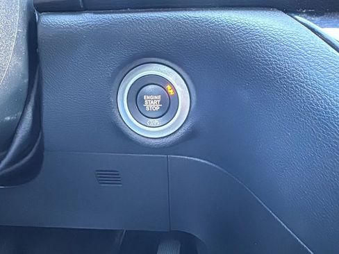 Used 2020 Chrysler Pacifica Touring w/ S Appearance Package image 16