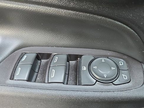 Used 2021 Chevrolet Equinox LT image 28