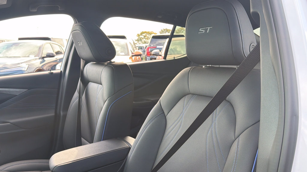 New 2026 Buick Envista Sport Touring w/ Convenience I Package FWD image 17