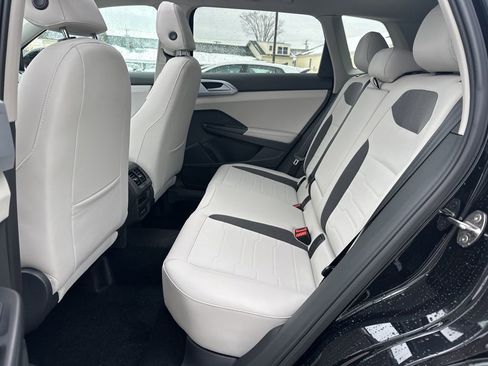 New 2026 Volkswagen Taos SE image 26