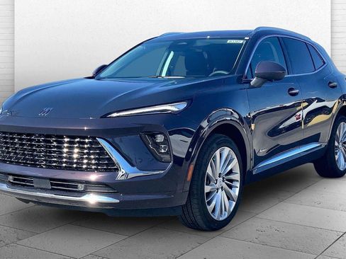 New 2026 Buick Envision Avenir image 2