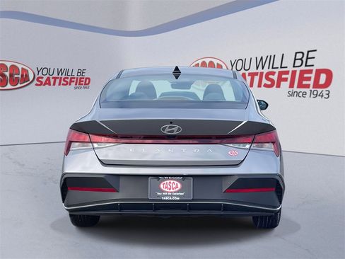 Certified 2024 Hyundai Elantra SEL image 7