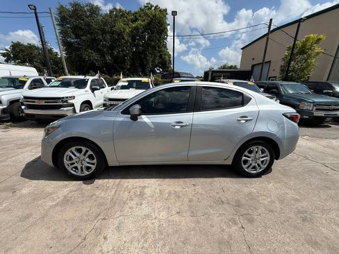 Used 2017 Toyota Yaris iA FWD image 4