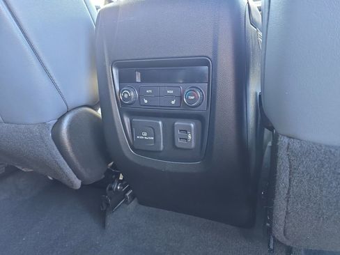 Used 2024 Buick Enclave Premium image 20