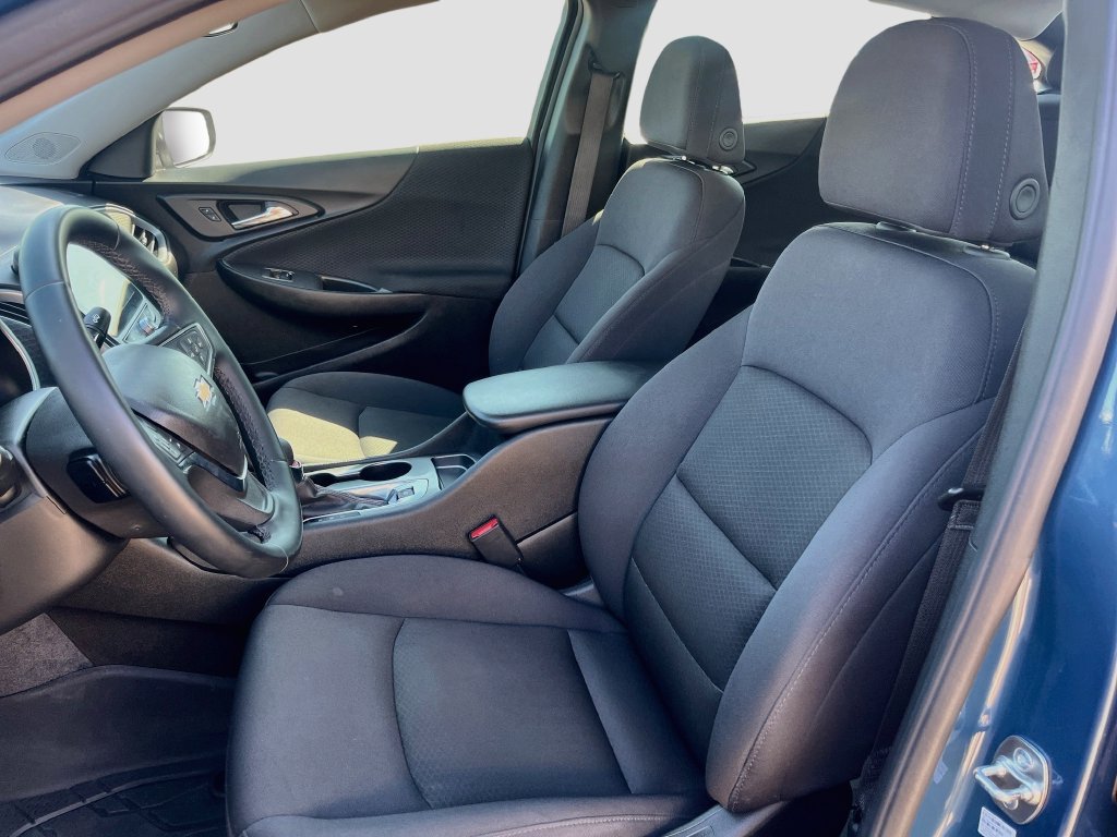 Used 2025 Chevrolet Malibu RS w/ LPO, Floor Liner Package FWD image 19