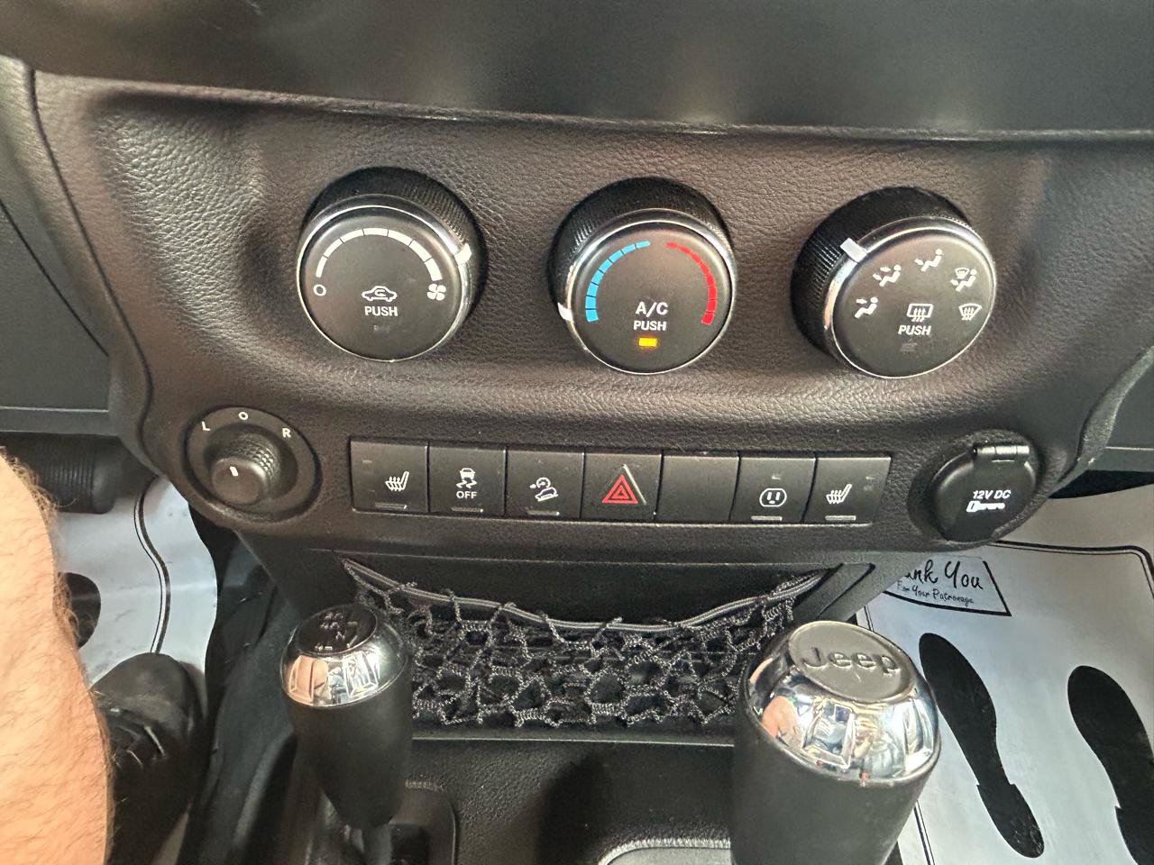 Used 2015 Jeep Wrangler Unlimited Sahara w/ Connectivity Group AWD/4WD image 23