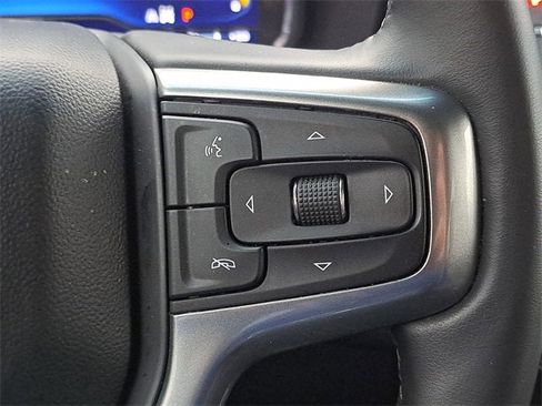 Used 2024 Chevrolet Suburban Premier image 19