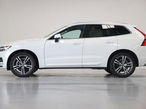 Used 2021 Volvo XC60 T6 Momentum image 9
