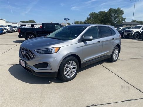 Certified 2023 Ford Edge SEL image 3