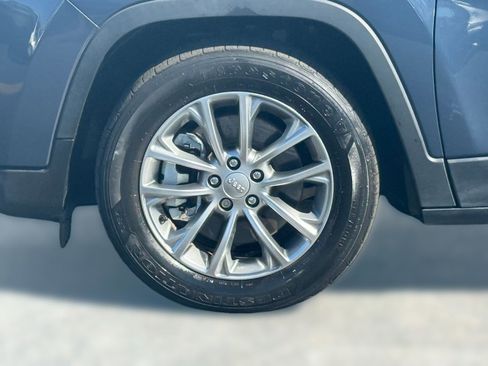 Used 2021 Jeep Cherokee Latitude Lux w/ Sun & Sound Group image 12