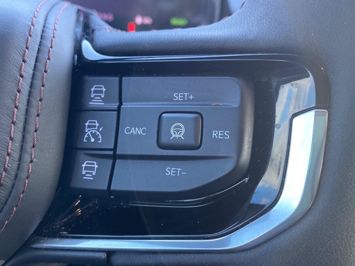 Used 2024 Jeep Wagoneer Launch Edition AWD/4WD image 18