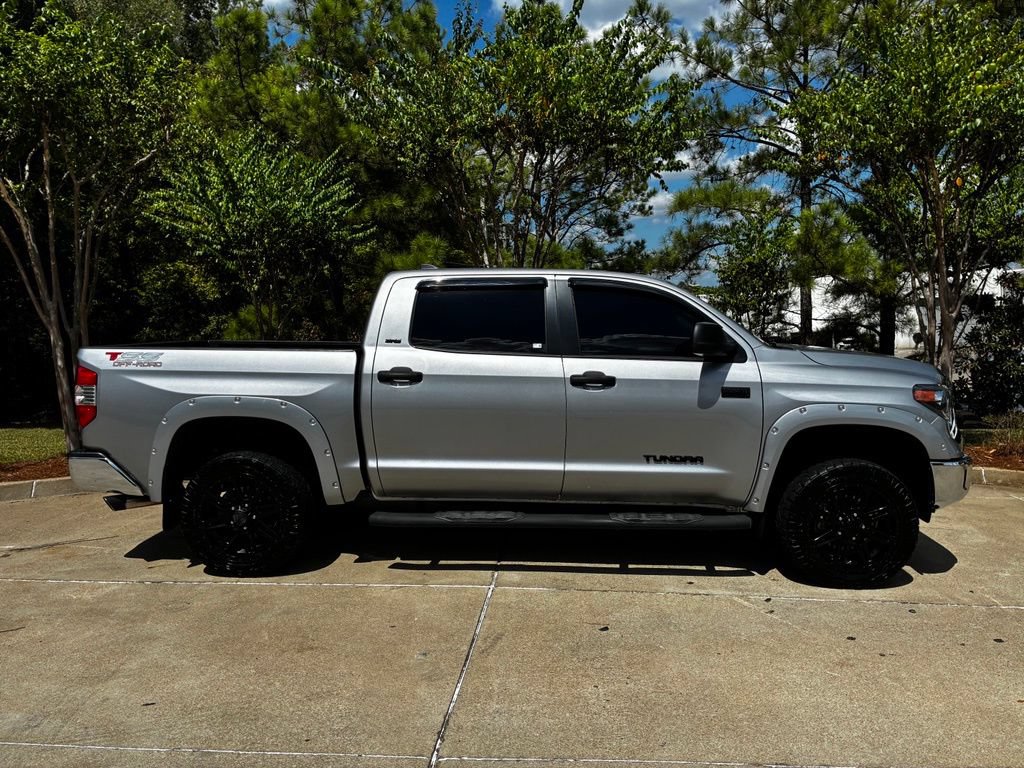 Used 2020 Toyota Tundra SR5 w/ SR5 Upgrade Package AWD/4WD image 4