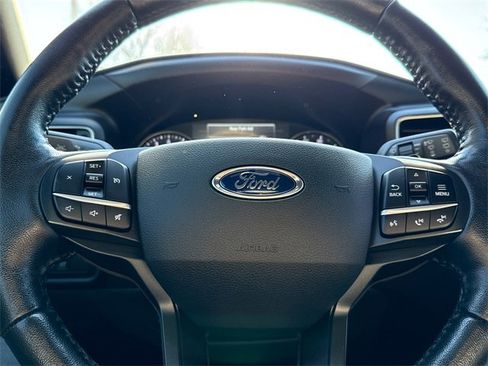 Used 2020 Ford Explorer XLT w/ Equipment Group 202A image 30