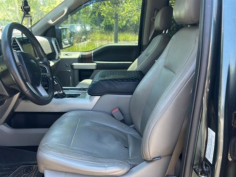Used 2015 Ford F150 Lariat RWD image 3