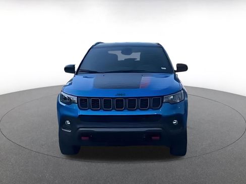 Used 2025 Jeep Compass Trailhawk AWD/4WD image 10