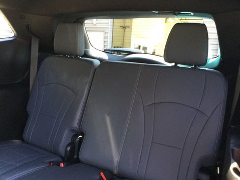 Used 2023 Buick Enclave Essence AWD/4WD image 6
