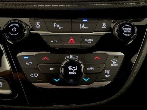 New 2026 Chrysler Pacifica Select image 20