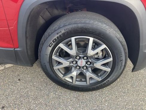 Used 2023 GMC Acadia SLT FWD image 12