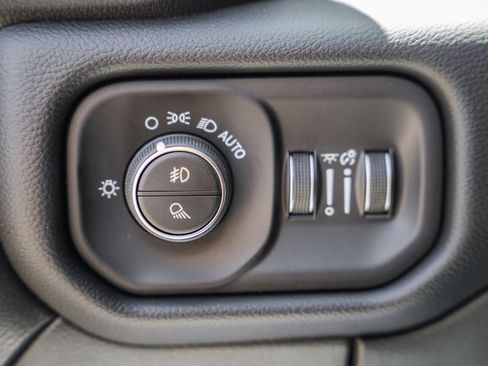 New 2026 RAM 2500 Laramie AWD/4WD image 49