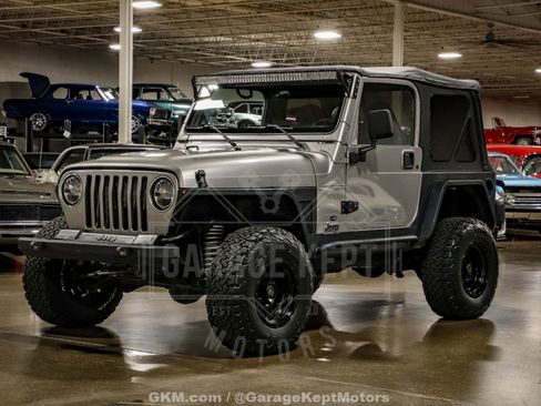 Used 2002 Jeep Wrangler SE AWD/4WD image 3