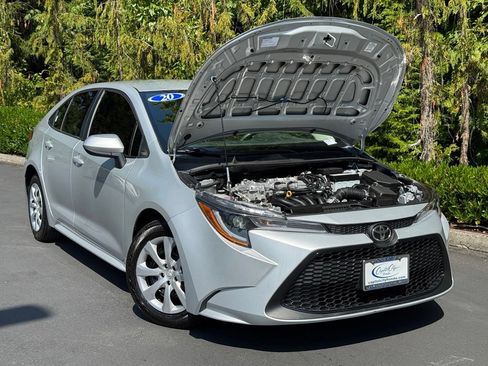 Used 2020 Toyota Corolla LE FWD image 30