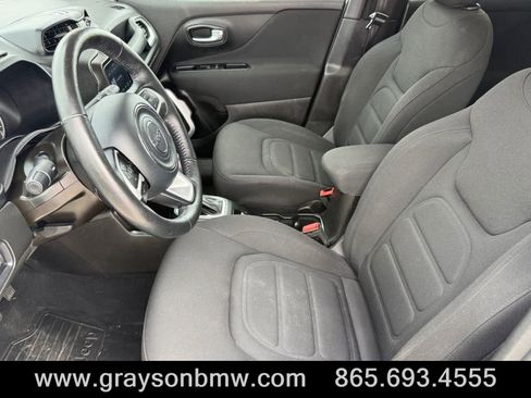 Used 2020 Jeep Renegade Latitude w/ Cold Weather Group image 10