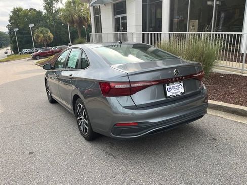 Used 2025 Volkswagen Jetta SE FWD image 33