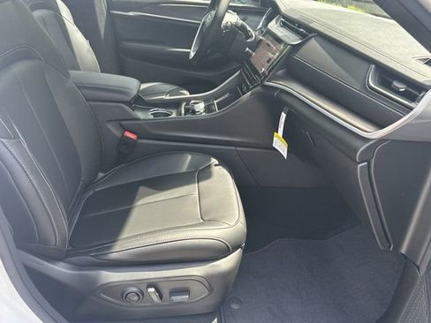 New 2026 Jeep Grand Cherokee Limited RWD image 12