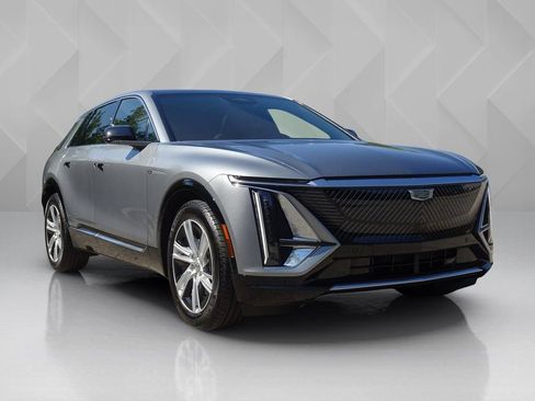 Certified 2024 Cadillac Lyriq Tech w/ LPO, Floor Liner Package AWD/4WD image 5