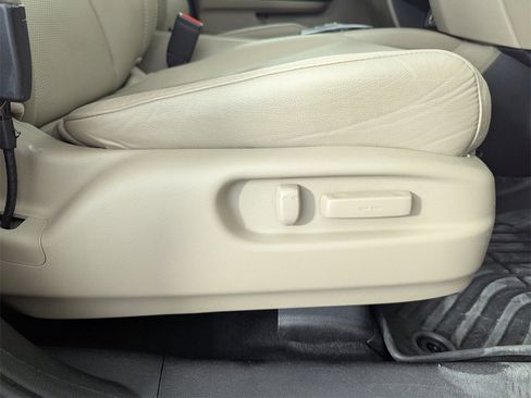 Used 2019 Honda Pilot Elite image 45